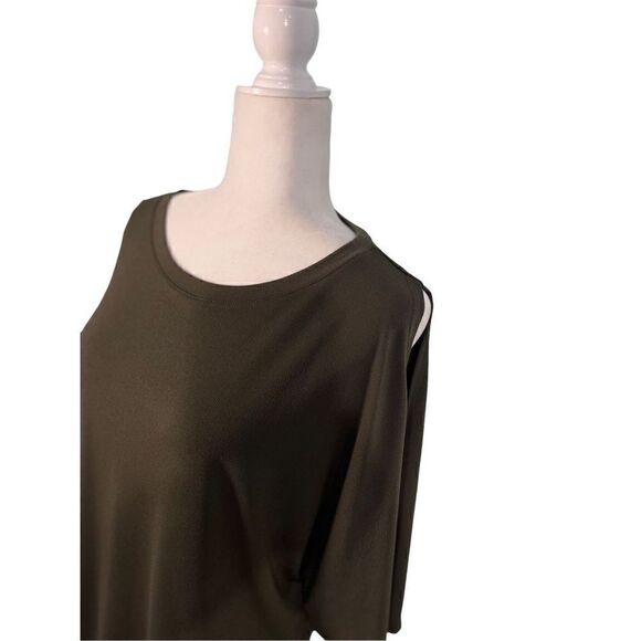 Rachel Roy  forest green split sleeve top - XS - 🙂3/$15 - Picture 2 of 8